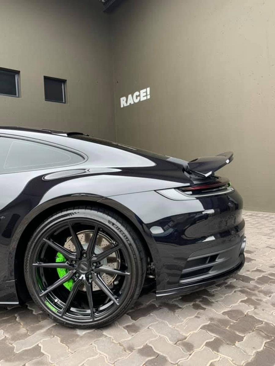 Детали экстерьера Porsche 911 Carrera 4S by RACE! 2019 года  (фото 3 из 25)